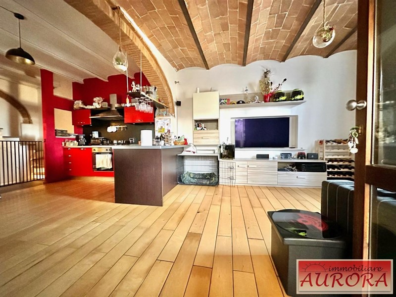 Bilocale in Vendita a Poggibonsi, 150'000€, 64 m², arredato