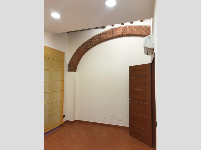 Appartamento in Affitto a Pisa, 1'950€, 200 m², arredato