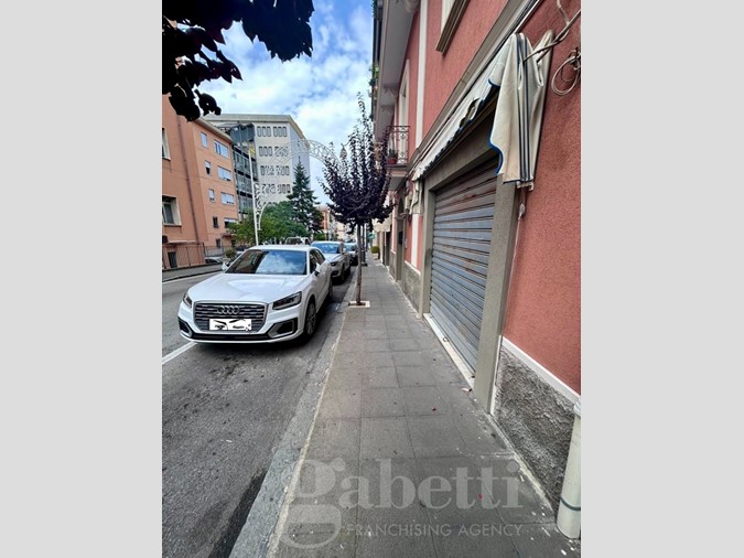 Negozio in Vendita a Vallo della Lucania, 45'000€, 50 m²