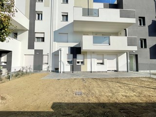 Trilocale in Vendita a San Pietro in Casale, 285'000€, 106 m², con Box