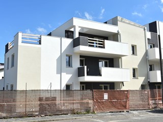 Trilocale in Vendita a San Pietro in Casale, 275'000€, 105 m², con Box