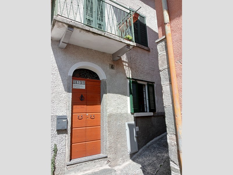 Casa Indipendente in Vendita a Casargo, 30'000€, 136 m², arredato
