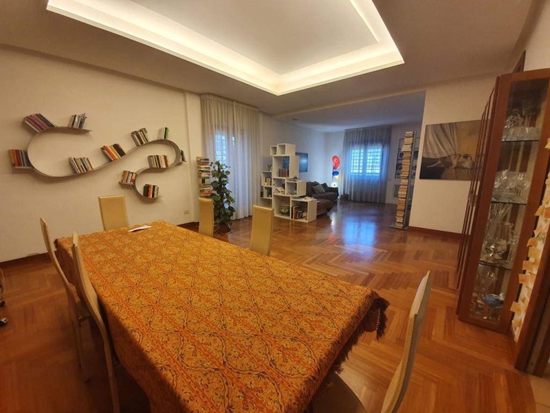 Appartamento in Vendita a Salerno, 449'000€, 170 m², arredato