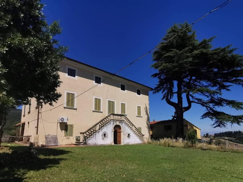 Villa in Vendita a Collesalvetti, zona Parrana San Giusto, 800'000€, 850 m², con Box