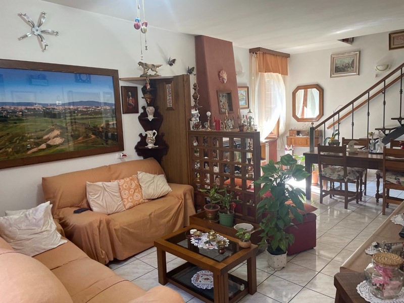 Appartamento in Vendita a Asciano, 180'000€, 180 m²