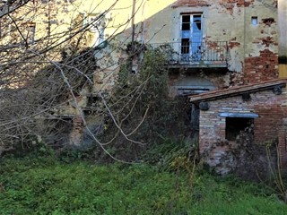 Appartamento in Vendita a San Miniato, 230'000€, 229 m²