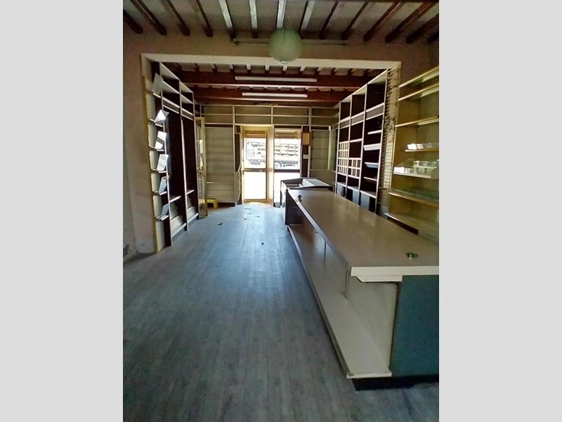 Immobile commerciale in Vendita a San Giuliano Terme, 140'000€, 55 m²