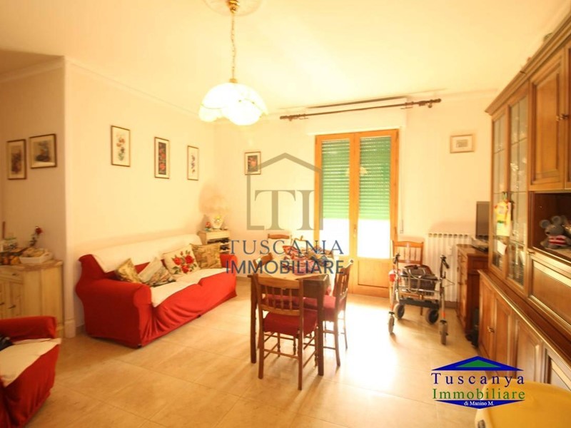 Appartamento in Vendita a Colle di Val D'Elsa, 295'000&euro;, 120 m², con Box