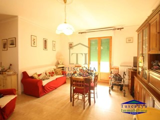 Appartamento in Vendita a Colle di Val D'Elsa, 295'000&euro;, 120 m², con Box