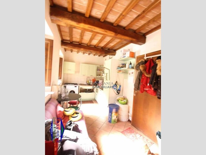 Trilocale in Vendita a Colle di Val D'Elsa, 85'000&euro;, 54 m², arredato
