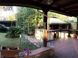 Villa bifamiliare in Vendita a Castiglione della Pescaia, zona Punta Ala, 850'000€, 173 m², arredato