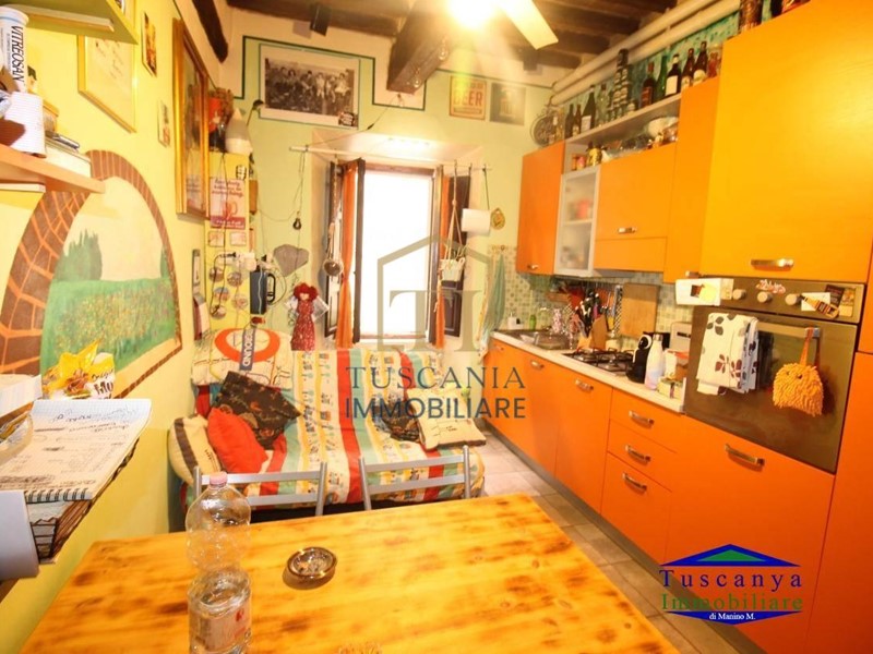Bilocale in Vendita a Colle di Val D'Elsa, 70'000&euro;, 30 m², con Box