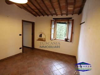 Quadrilocale in Vendita a Casole d'Elsa, zona Pievescola, 130'000€, 60 m², con Box