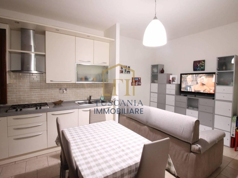 Trilocale in Vendita a Colle di Val D'Elsa, 150'000&euro;, 65 m², arredato