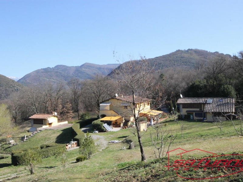 Casa di corte in Vendita a Lucca, zona Mastiano, 1'200'000€, 600 m²