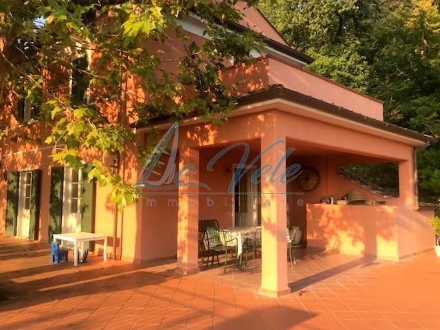 Casa Semi Indipendente in Vendita a Carrara, zona Nazzano, 450'000€, 170 m², arredato