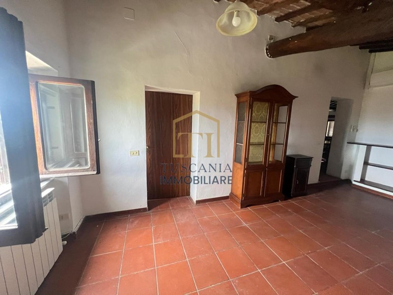 Quadrilocale in Vendita a San Gimignano, zona Castel San Gimignano, 85'000€, 75 m², con Box
