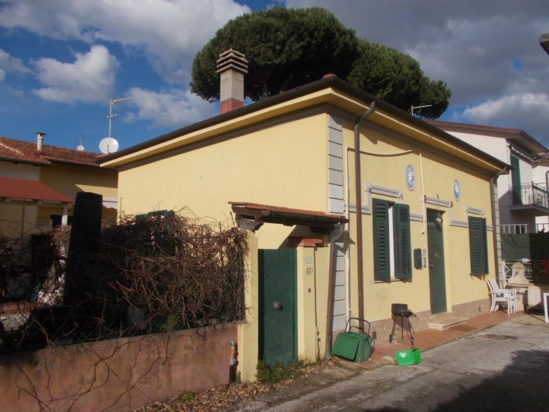 Casa Semi Indipendente in Vendita a Pietrasanta, 470'000€, 130 m², arredato