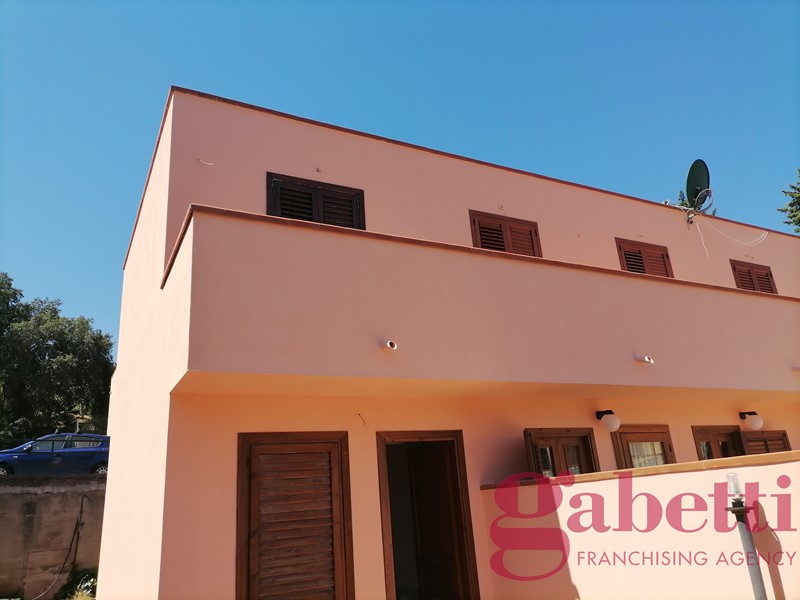 Villetta a schiera in Vendita a Pollina, zona PERIFERIA, 28'000€, 40 m²