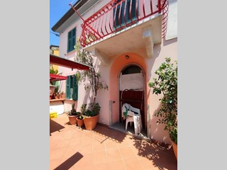 Casa Indipendente in Vendita a Luni, 220'000€, 120 m²