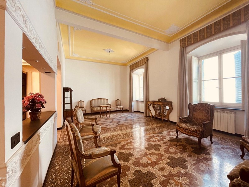 Appartamento in Vendita a Genova, zona CENTRO, 550'000€, 345 m²