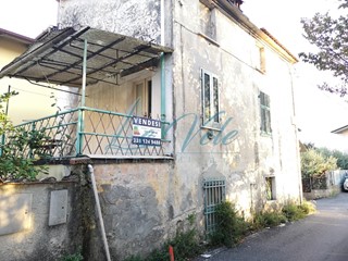 Casa Indipendente in Vendita a Massa, 120'000€, 110 m²