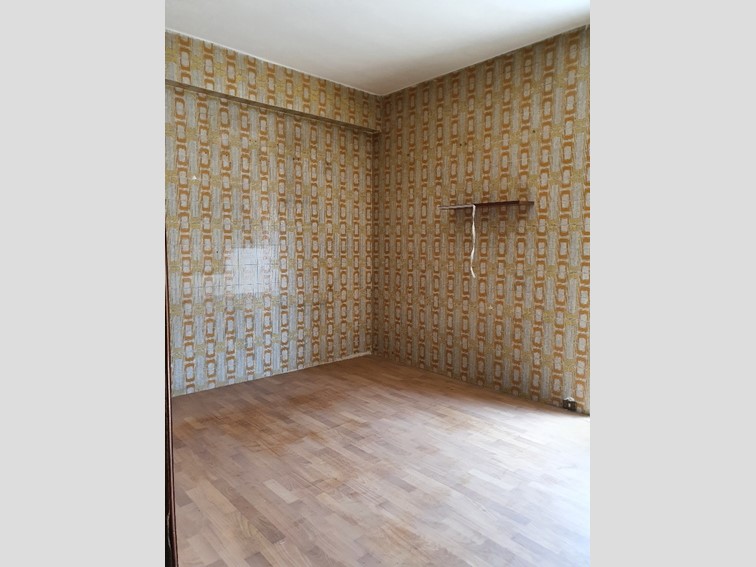 Appartamento in Vendita a Reggio Calabria, 98'000€, 180 m²