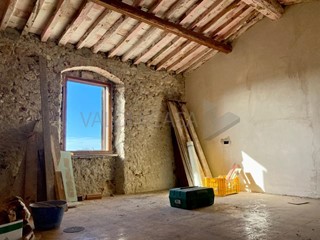 Casa Semi Indipendente in Vendita a Carrara, zona Avenza, 175'000€, 80 m²