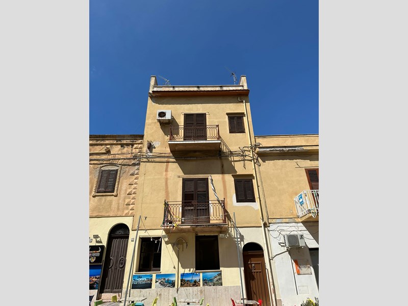 Casa Indipendente in Vendita a Castellammare del Golfo, 138'000€