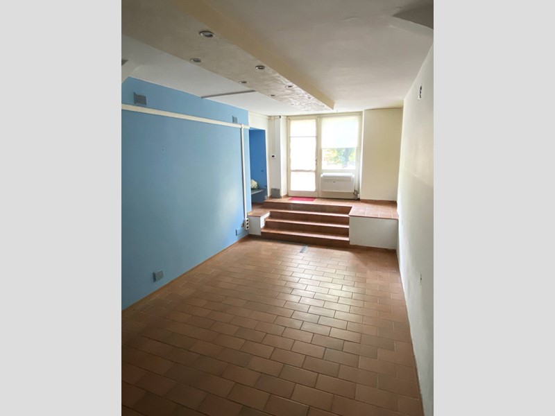 Immobile commerciale in Affitto a Fabriano, zona Centro, 450€, 50 m²