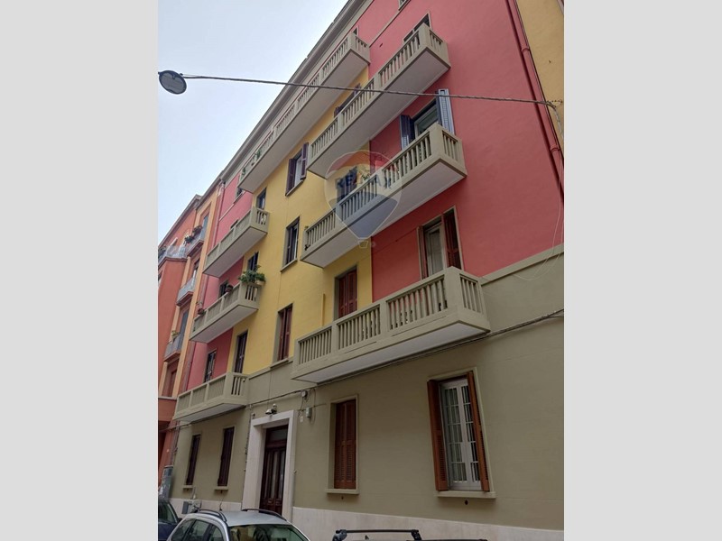Magazzino in Vendita a Bari, zona Madonnella, 9'000€, 20 m²