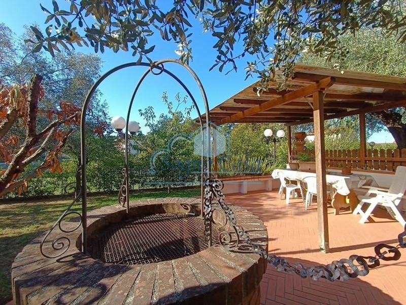 Villetta a schiera in Vendita a Carrara, 580'000€, 250 m², con Box