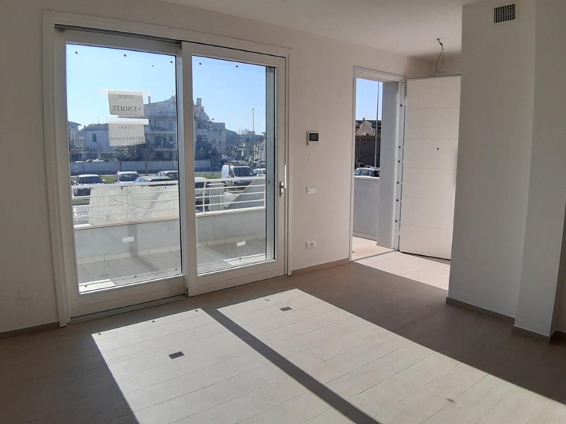 Casa Indipendente in Vendita a Empoli, 500'000€, 180 m², con Box