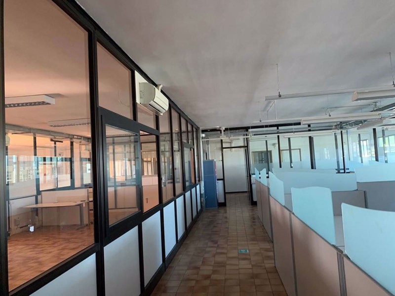 Laboratorio in Vendita a Arezzo, 730'000€, 1291 m²