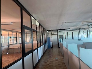 Laboratorio in Vendita a Arezzo, 730'000€, 1291 m²