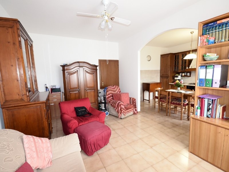 Quadrilocale in Vendita a Cerreto Guidi, 140'000€, 85 m², con Box