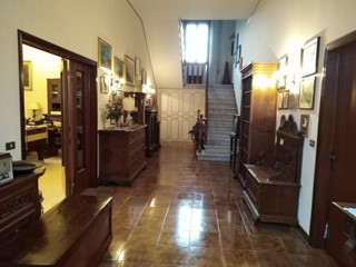 Villa bifamiliare in Vendita a San Miniato, zona Ponte a Egola, 320'000€, 380 m², con Box