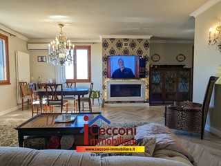 Villa bifamiliare in Vendita a Cerreto Guidi, zona Gavena, 460'000€, 210 m², arredato, con Box