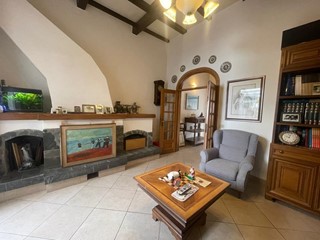 Casa Indipendente in Vendita a Viareggio, 300'000€, 150 m²