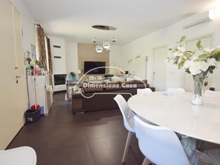 Villa in Vendita a Porcari, zona Padule, 475'000€, 280 m², con Box