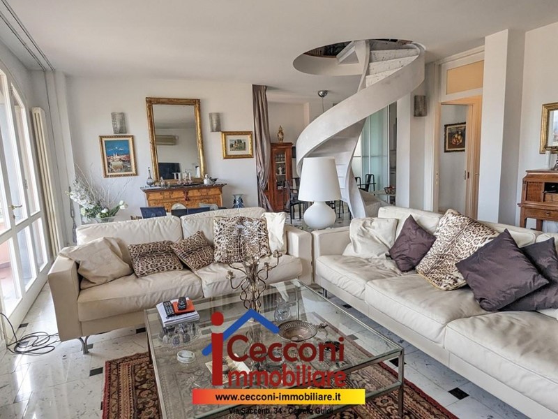 Attico in Vendita a Empoli, 480'000€, 180 m², arredato