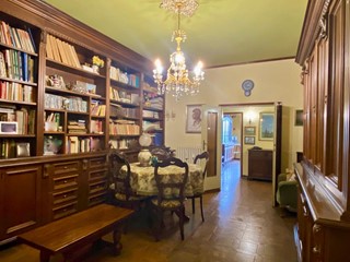 Appartamento in Vendita a Pisa, 270'000€, 130 m², con Box