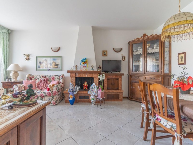 Appartamento in Vendita a Certaldo, 365'000€, 130 m², con Box