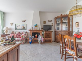 Appartamento in Vendita a Certaldo, 365'000€, 130 m², con Box