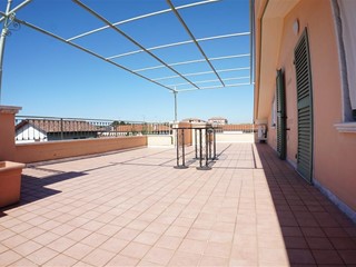 Appartamento in Vendita a Massa, zona Quercioli, 365'000€, 120 m², arredato