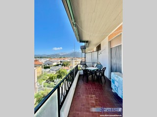 Bilocale in Vendita a Massa, zona Marina di Massa, 180'000€, 50 m², arredato, con Box