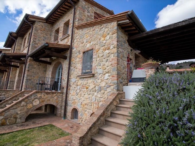 Villa in Vendita a Chianni, 563'000€, 131 m², arredato, con Box