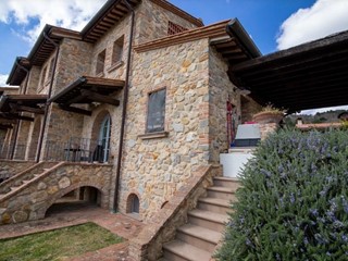 Villa in Vendita a Chianni, 563'000€, 131 m², arredato, con Box