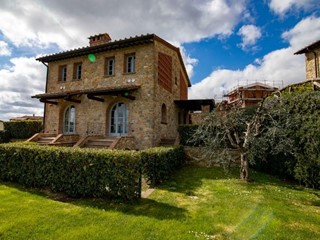 Villa in Vendita a Chianni, 588'000€, 96 m², arredato, con Box