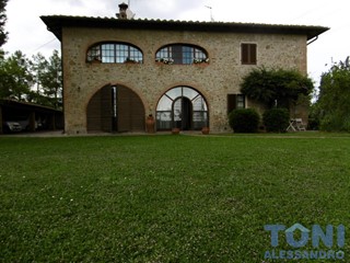 Villa in Vendita a Montelupo Fiorentino, 790'000€, 350 m², con Box